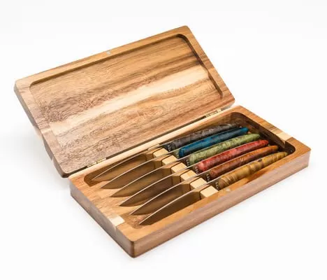 Коробка с крышкой презентационная 26×13 см h 4 см, акация + 6 ножей для стейка с ручками разного цвета