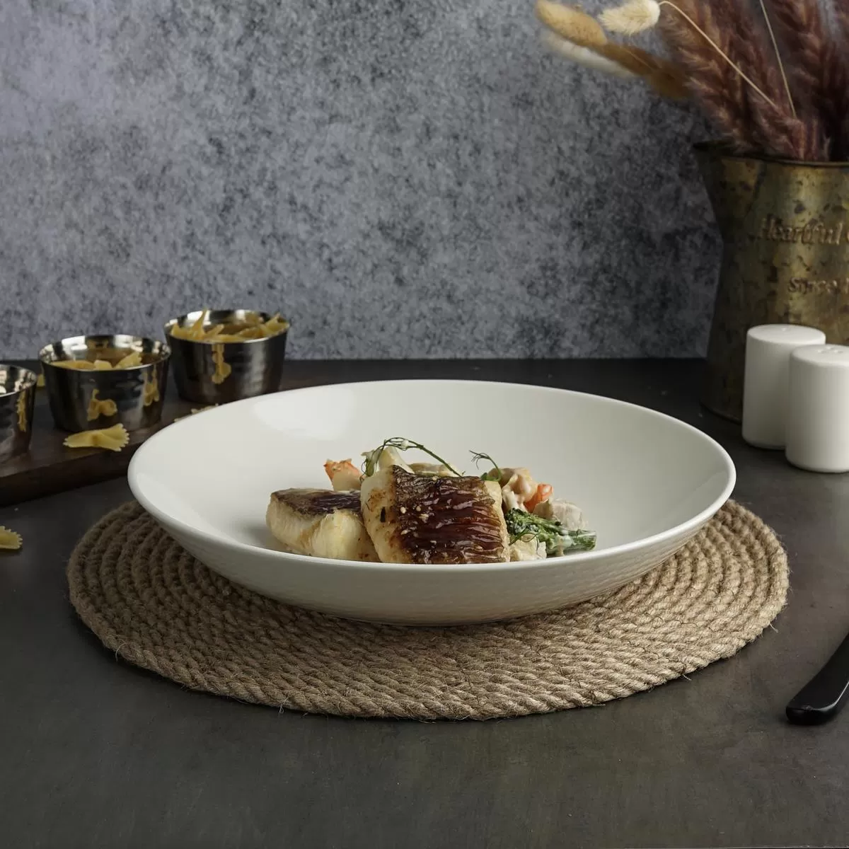 Салатник d=26 см, h=4.4 см, v=1050мл. фарфор "NOBLE" серия "Fine Plus"